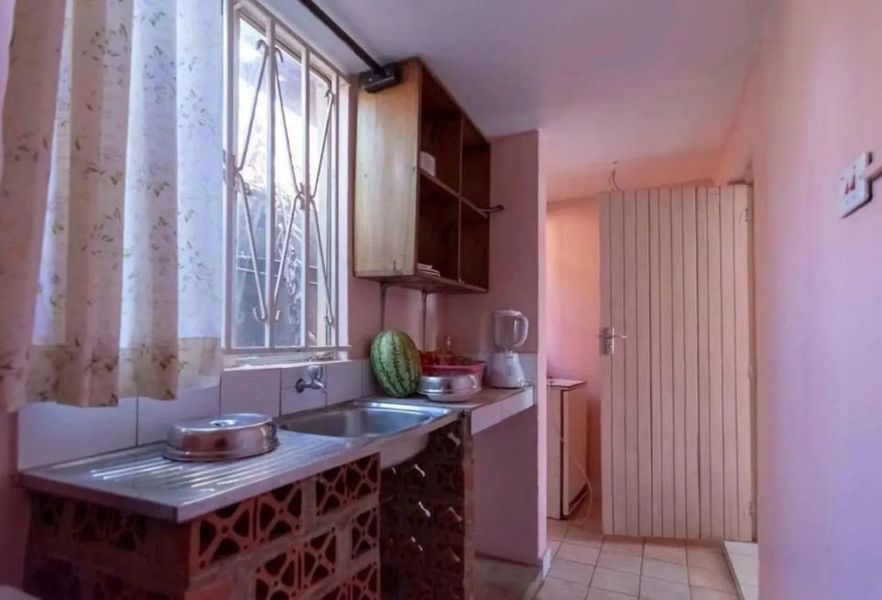 Safari Homes Kampala 0*,